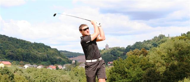 Bernd_Golf_04__Small___2_.JPG